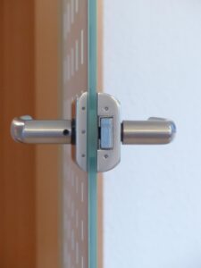 door lock, door, door knob, jack, door handle, entrance, metal, front door, close, security, blocking, lock, glass door, close to, to graduate